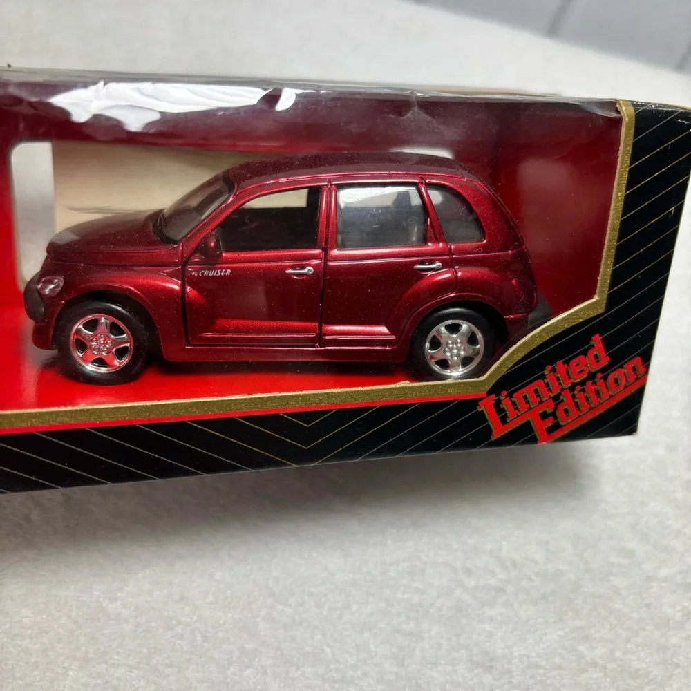 limited edition Chrysler PT Cruiser‎ Die Cast 1/18 Model